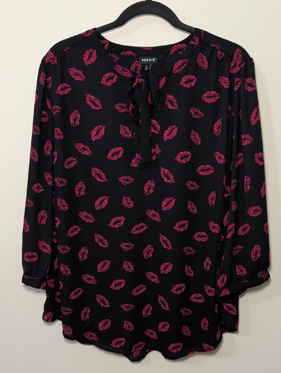 torrid Tops - Torrid Georgette Bow Tie Blouse Black + Pink Lips Print Office Women's Size 2x